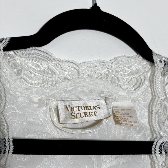 Victoria's Secret Vintage Ivory Satin Robe -One size fits most - Picture 4 of 4